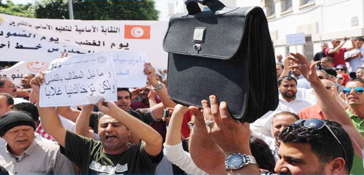 احتجوا أمس أمام وزارة التربية..   الأساتذة والمعلمون النواب يعلنون مقاطعة "عودة ما بعد العطلة المدرسية"