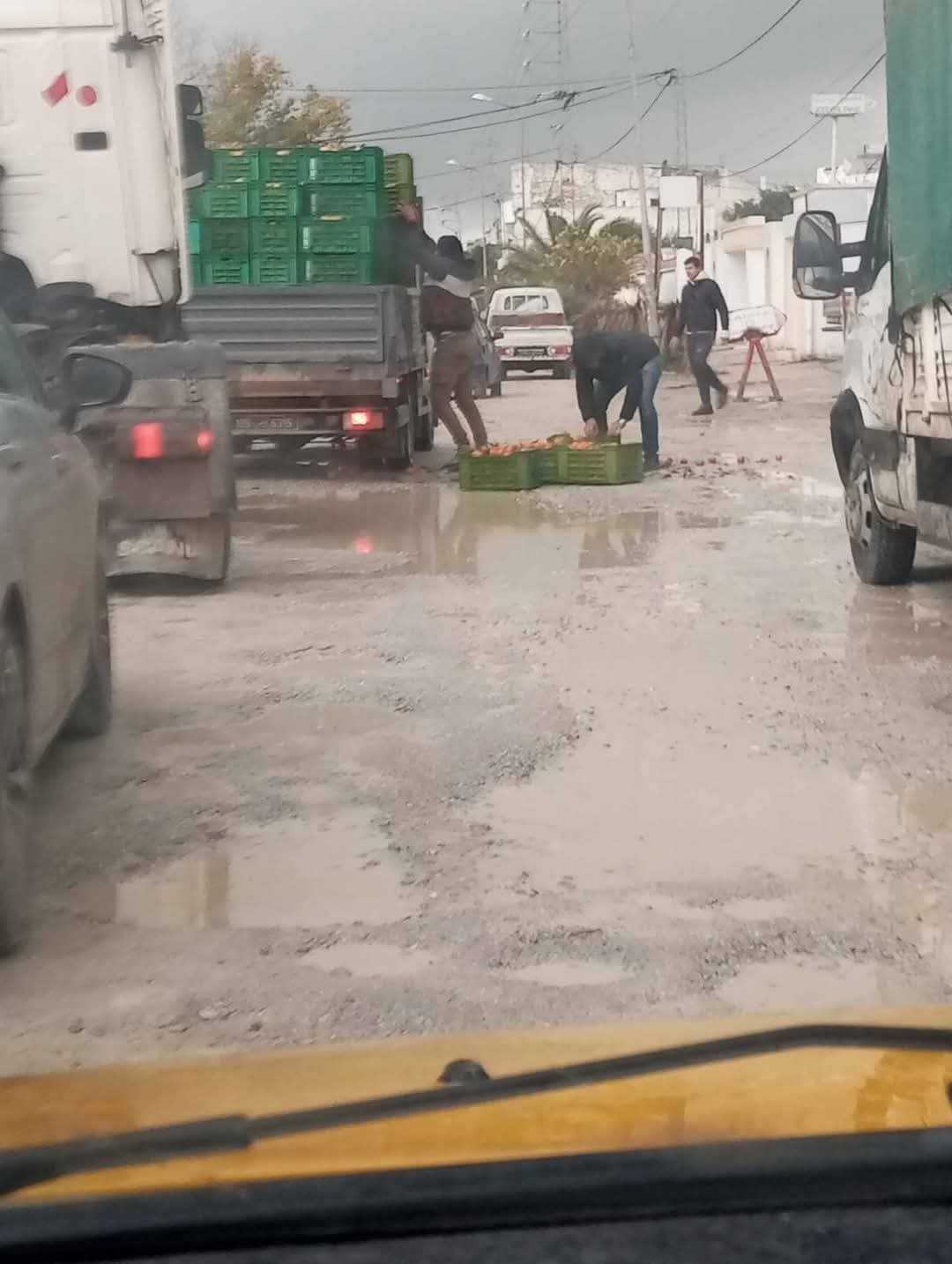 بني خلاد.. اتفاق على إصلاح الطريق رقم 42 في انتظار تعبيدها بني خلاد.. اتفاق على إصلاح الطريق رقم 42 في انتظار تعبيدها