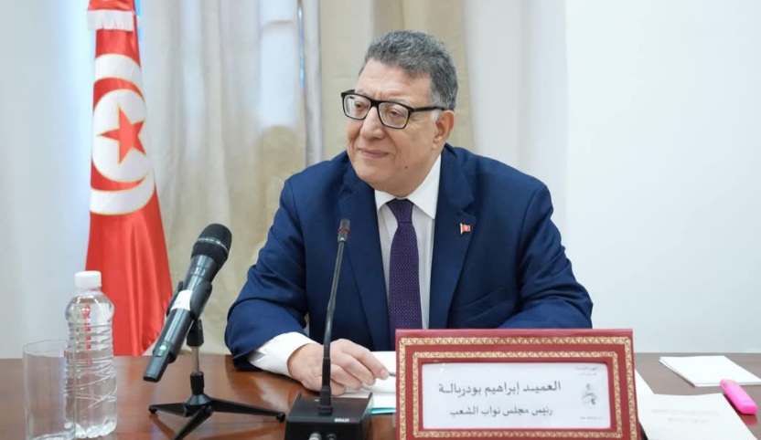رئيس البرلمان يؤكد المسؤولية الجماعية في تحقيق المصلحة العليا للوطن