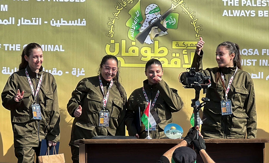  تسليم المجنّدات الإسرائيليات إلى الصليب الأحمر الدولي