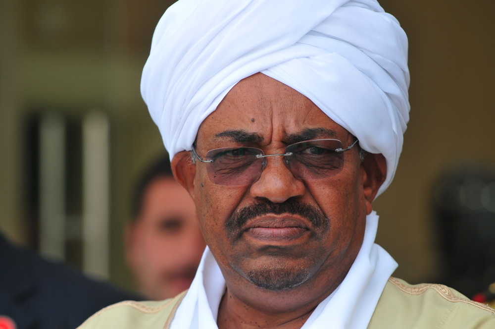 "الجنائية الدولية" تُطالب السودان بتسليم عمر البشير
