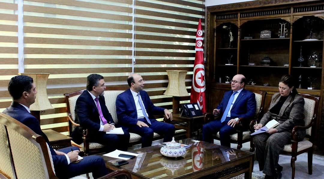  وزير السياحة يبحث مع رئيس مجلس الأعمال التونسي - الإفريقي تعزيز الوجهة السياحية التونسية بافريقيا