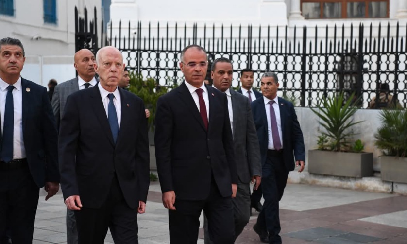 رئيس الجمهورية يدعو الديوانة إلى القيام بدورها في حماية الاقتصاد الوطني 