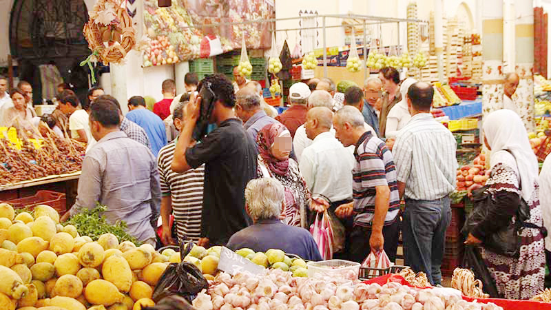 في ظل توفر المنتوجات والمواد الاستهلاكية.. ضرورة تشديد الرقابة.. وتحذير من «اللهفة» والتبذير