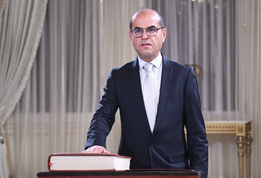  وزير التجهيز والإسكان المكلف يؤدي اليمين أمام رئيس الجمهورية