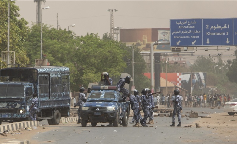 الجيش السوداني يستعيد السيطرة على القصر الجمهوري في الخرطوم