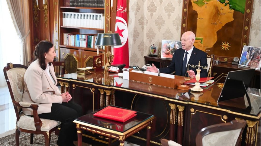 لدى لقائه رئيسة الحكومة.. رئيس الجمهورية يُسدي تعليماته بوضع تصور جديد لعدد من الهياكل الإدارية
