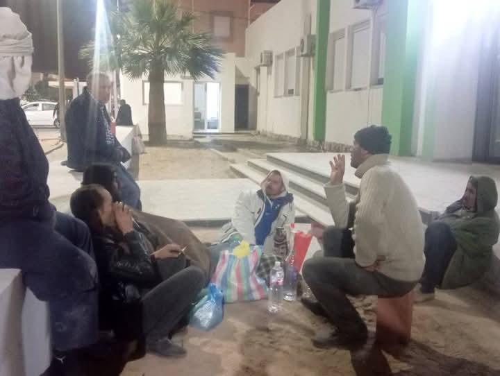 مدنين.. حراس مجمع الظاهر بمعتمدية بني خداش يطالبون بخلاص أجورهم مدنين.. حراس مجمع الظاهر بمعتمدية بني خداش يطالبون بخلاص أجورهم