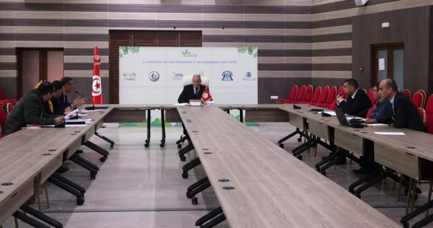 وزير البيئة يدعو الى تسريع تحويل الاعتمادات المخصصة للتنظيف الآلي لنحو 133 شاطئا عموميا وسياحيا خلال 2025