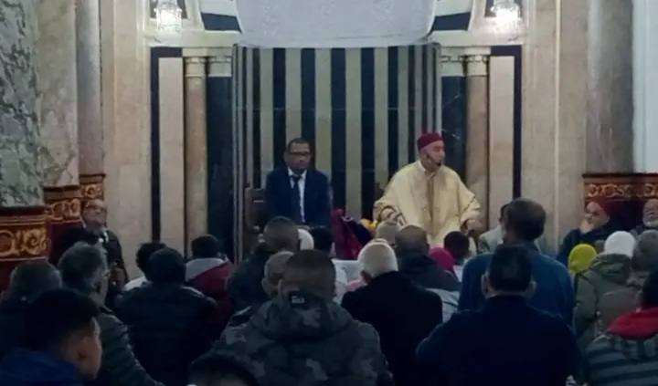 بالصور / الجامع الكبير بطبربة: توزيع الجوائز على حفظة القرآن الكريم..