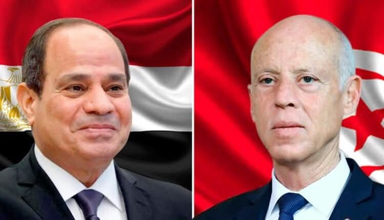 رئيس الجمهورية والرئيس المصري يتبادلان تهاني عيد الفطر