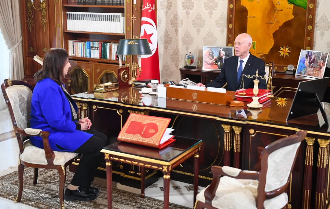  رئيس الجمهوريّة لدى استقباله رئيسة الحكومة.. الذين يُشيعون خطاب الأزمة هدفهم التشكيك والإرباك..وحان وقت إبعاد أعوانهم عن مراكز القرار