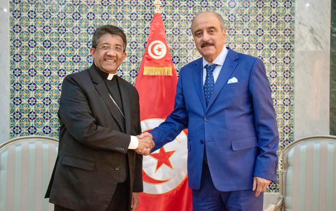 وزير الخارجية يلتقي سفير الفاتيكان بتونس