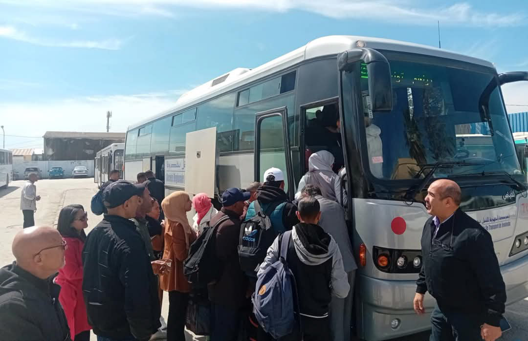  اكتظاظ بمحطات جندوبة.. والشركة الجهوية للنقل على الخط
