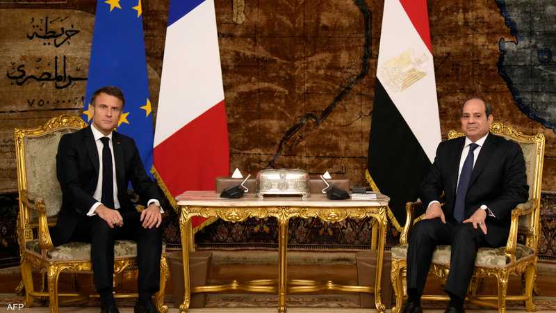 ماكرون يعلن عن قمة مع الرئيس المصري والعاهل الأردني بشأن غز.ة
