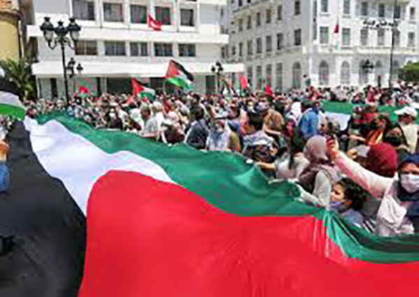 تجمع حاشد بشارع الحبيب بورقيبة نصرة لفلسطين