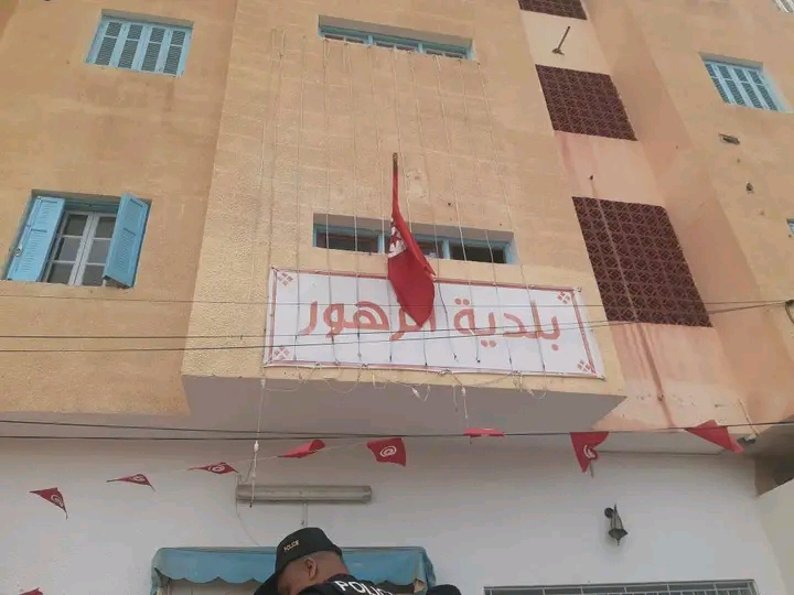 القصرين.. اخلالات وشبهات تدليس واختلاس أموال بإحدى البلديات والوالي يحيل الملف على أنظار النيابة 