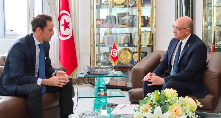 دفع علاقات التعاون وتوسيعها محور لقاء وزير الدفاع مع الممثل الخاص للأمين العام لمنظّمة "الناتو"