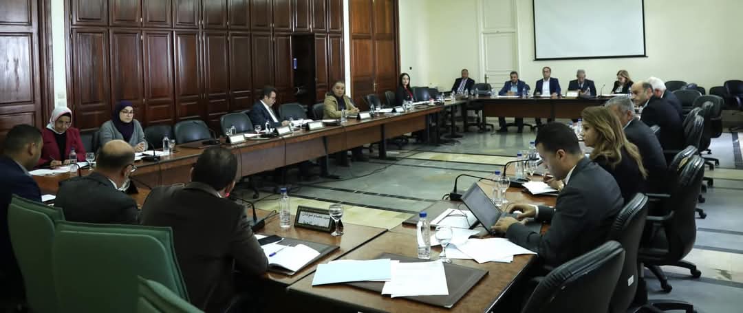 لجنة المالية تستمع إلى جهتي المبادرة حول تنقيح وإتمام النظام الأساسي للبنك المركزي