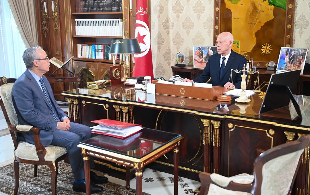  مشروع النصّ المتعلّق بتحديد المنحة إثر التسريح لأسباب اقتصادية محور لقاء رئيس الجمهورية بوزير الشؤون الإجتماعية
