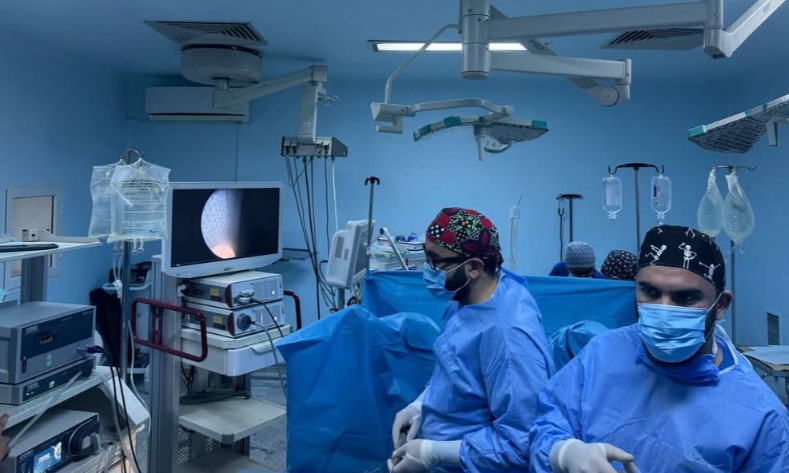 إنجاز طبي جديد.. تقنية ليزر حديثة لعلاج البروستاتا بمستشفى شارل نيكول