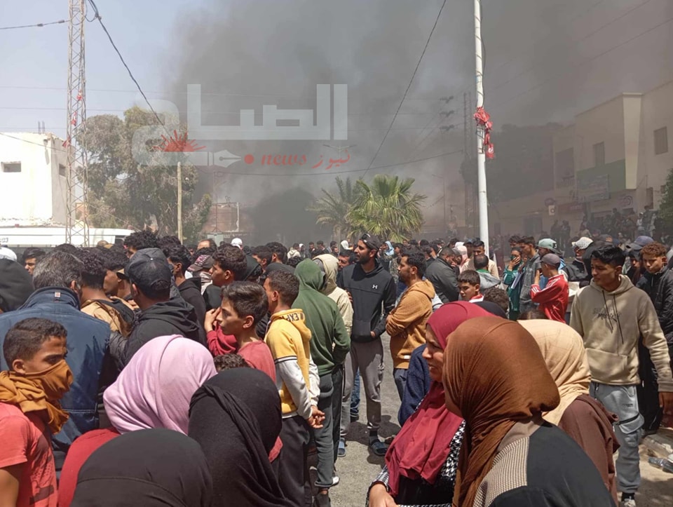 سيدي بوزيد.. حالة من الاحتقان تزامنا مع تشييع جثامين التلاميذ 