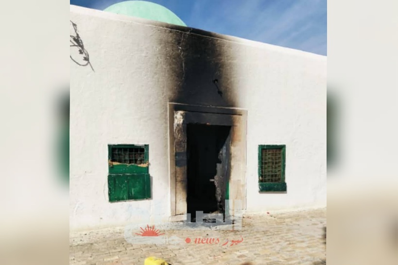  القيروان.. حريق بمدخل مقام عرفة الشابي