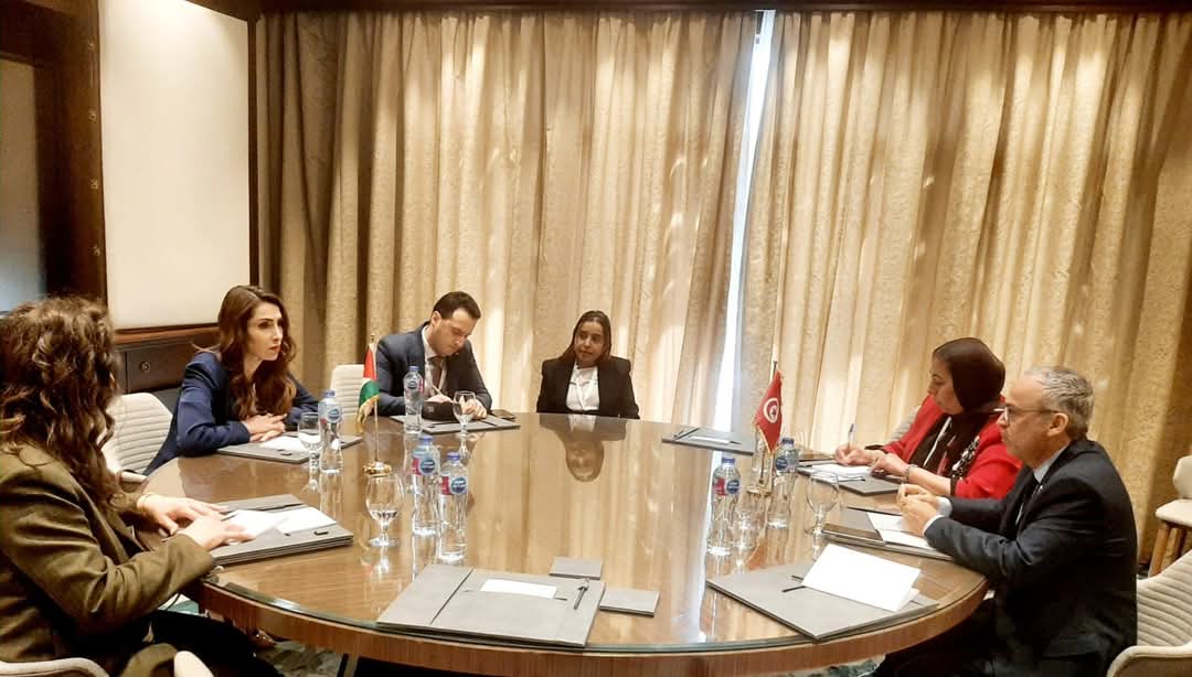   في القاهرة.. وزير الشؤون الاجتماعية يلتقي وزيرة العمل الفلسطينية