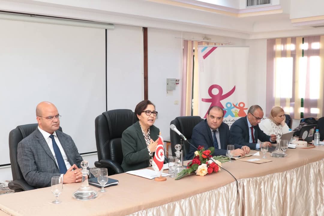  وزيرة الأسرة تشرف على ندوة المديرين وتؤكد أهميّة الانخراط في المبادرة الوطنية التشاركيّة للوقاية من مخاطر المخدّرات