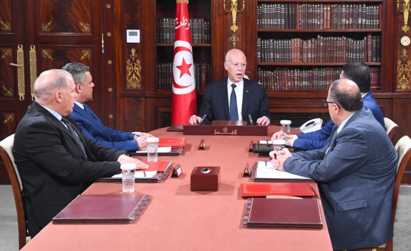رئيس الجمهوريّة يشيد بنجاح قوات الأمن في الإطاحة بإحدى أكبر شبكات تهريب المخدّرات بتونس