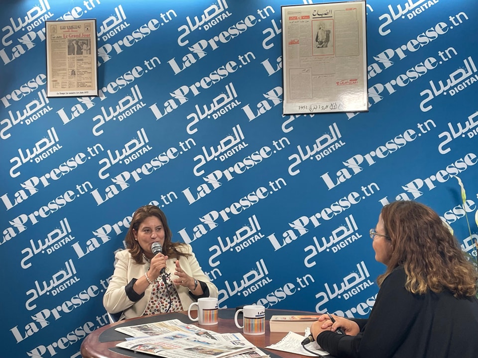 🔴 الكاتبة أميرة غنيم في جناح  "دار الصباح" و"سنيب لابراس" في معرض تونس الدولي للكتاب