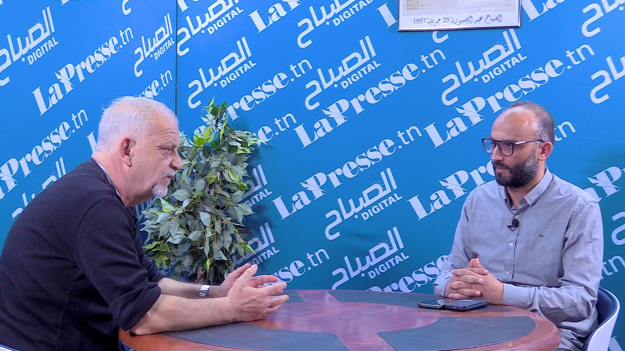 🔴حوار مع الكاتب هشام قاسم بجناح "دار الصباح" بمعرض تونس الدولي للكتاب