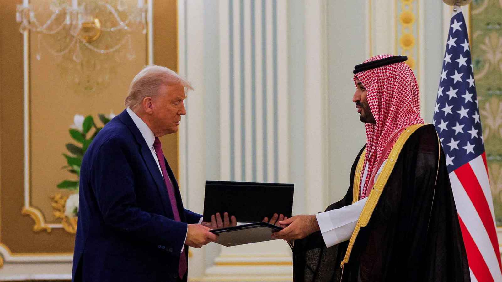 ولي العهد السعودي والرئيس ترامب يوقعان اتفاقات ومذكرات تفاهم