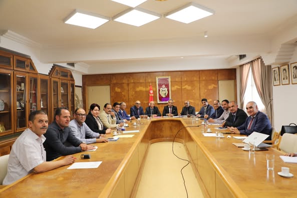 وزارة النقل تعلن عن توقيع اتفاقية إحالة لتزويد شركات نقل جهوية بـ24 حافلة جديدة