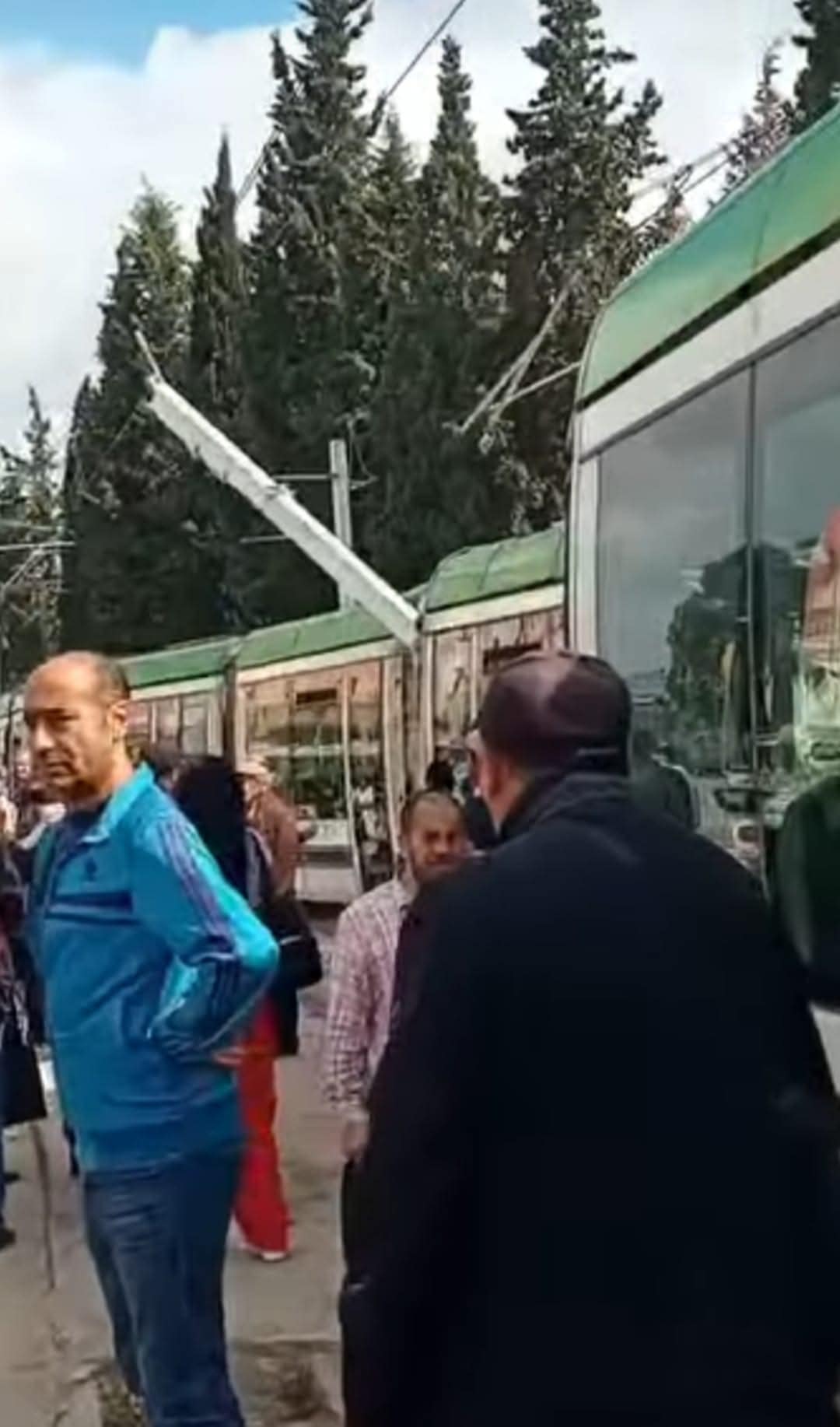 المروج 4.. حياد عربة المترو رقم 6 عن السكة على مستوى محوّل السكة محمد علي