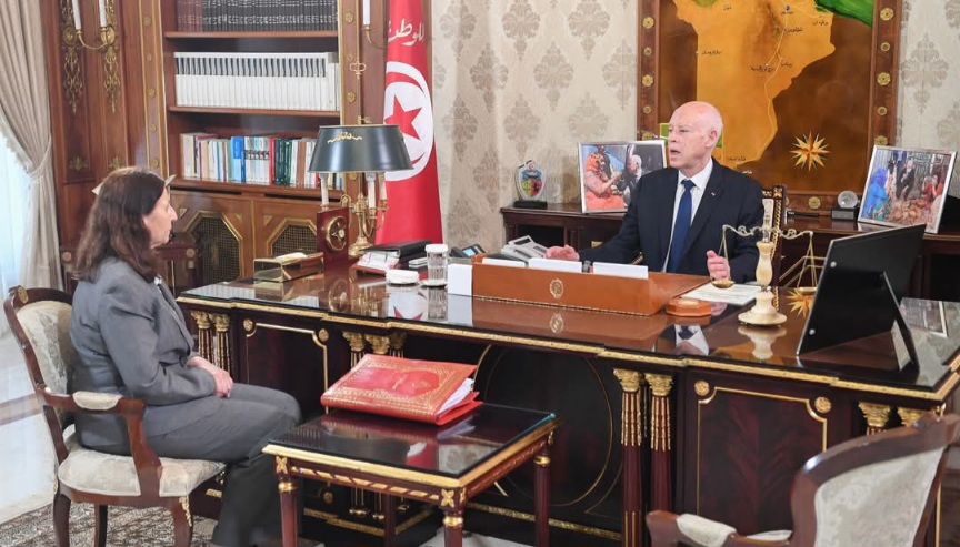رئيس الجمهوريّة لدى استقباله رئيسة الحكومة: الثورة التشريعية لا يمكن أن تتحقق إلا بثورة في مستوى إدارة المرافق العمومية