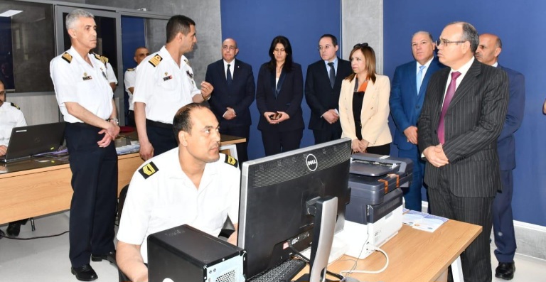 وزير الدفاع يُشيد بالتعاون المتميز بين جيش البحر والهياكل الوطنية المتدخلة بمجال البحث والانقاذ البحريين