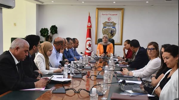 يصدر نحو وجهات متعددة.. نحو مزيد دفع صادرات زيت الزيتون المعلب 
