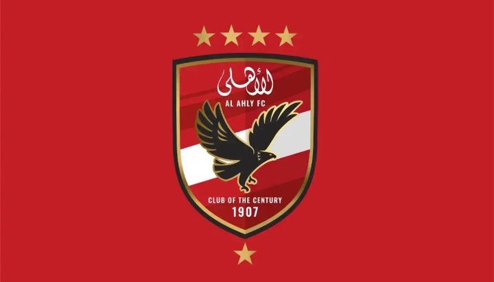 الأهلي يتوّج بالدوري المصري