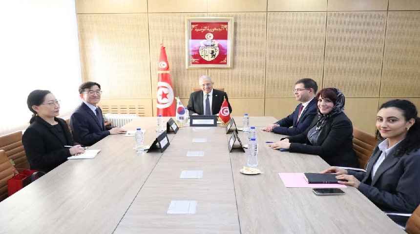 في انتظار بعث المركز المختص بالشراكة مع كوريا الجنوبية..   نجاحات لافتة للفرق الطبية في مجال "الجراحة الروبوتية"