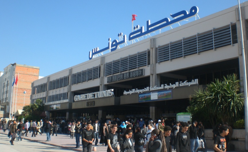 عودة‭ ‬آلاف‭ ‬التونسيين‭ ‬إلى‭ ‬‮«‬مسقط‭ ‬الرأس‮»‬‭ ‬/ العيد‭.. ‬بين‭  ‬فرحة‭ ‬‮«‬اللمات‮»‬‭ ‬العائلية‭ ‬وتعزيز‭ ‬الروابط‭ ‬الاجتماعية
