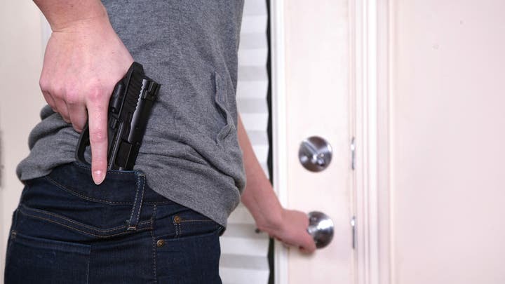 اليمن.. مضطرب نفسياً يرتكب مجزرة في مسجد ويقتل 12 شخصا