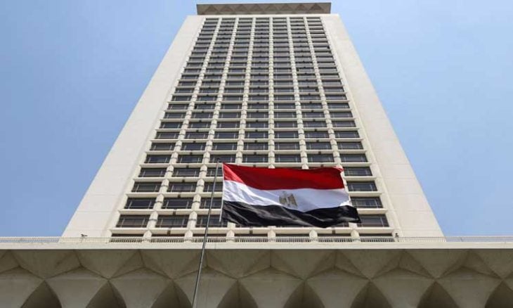 الخارجية المصرية: زيارة المنطقة المحاذية لغزة تخضع لضوابط تنظيمية منها الحصول على موافقات مسبقة 