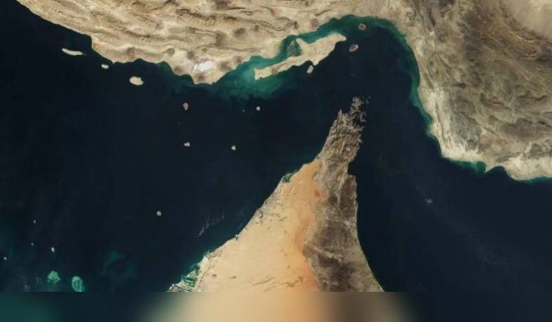  إيران تدرس إغلاق مضيق هرمز البحري