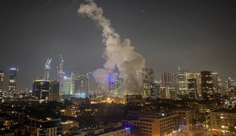 3 قتلى و91 إصابة في 6 موجات صاروخية إيرا.نية ضربت إسرا.ئيل
