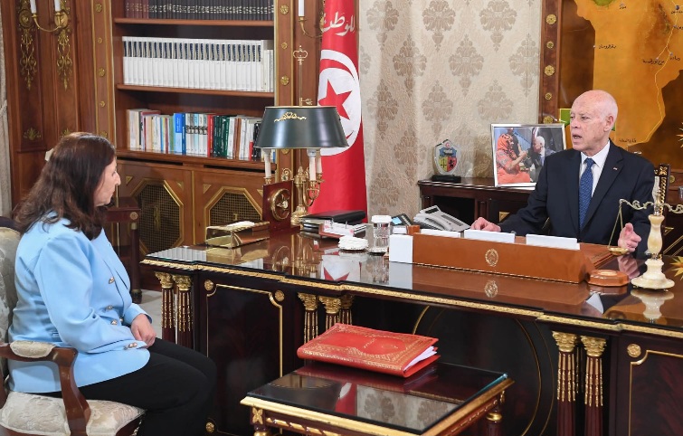 لدى استقباله رئيسة الحكومة.. رئيس الدولة يؤكد أنّ العمل جارٍ لتجسيد المعادلة بين النموّ الاقتصادي الحقيقي والعدالة الإجتماعية