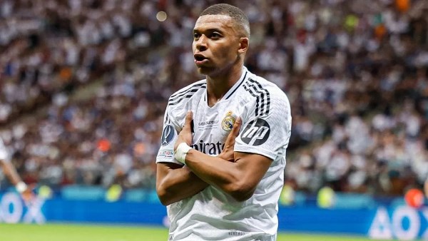 ريال مدريد: نقل مبابي الى المستشفى بسبب التهاب في المعدة