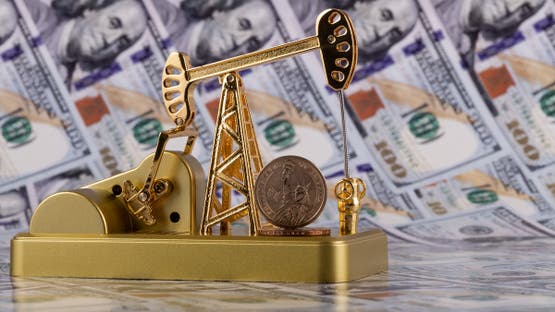 إذا استمرت التوترات العسكرية في الشرق الأوسط .. أسعار النفط قد تتجاوز الـ100 دولار 