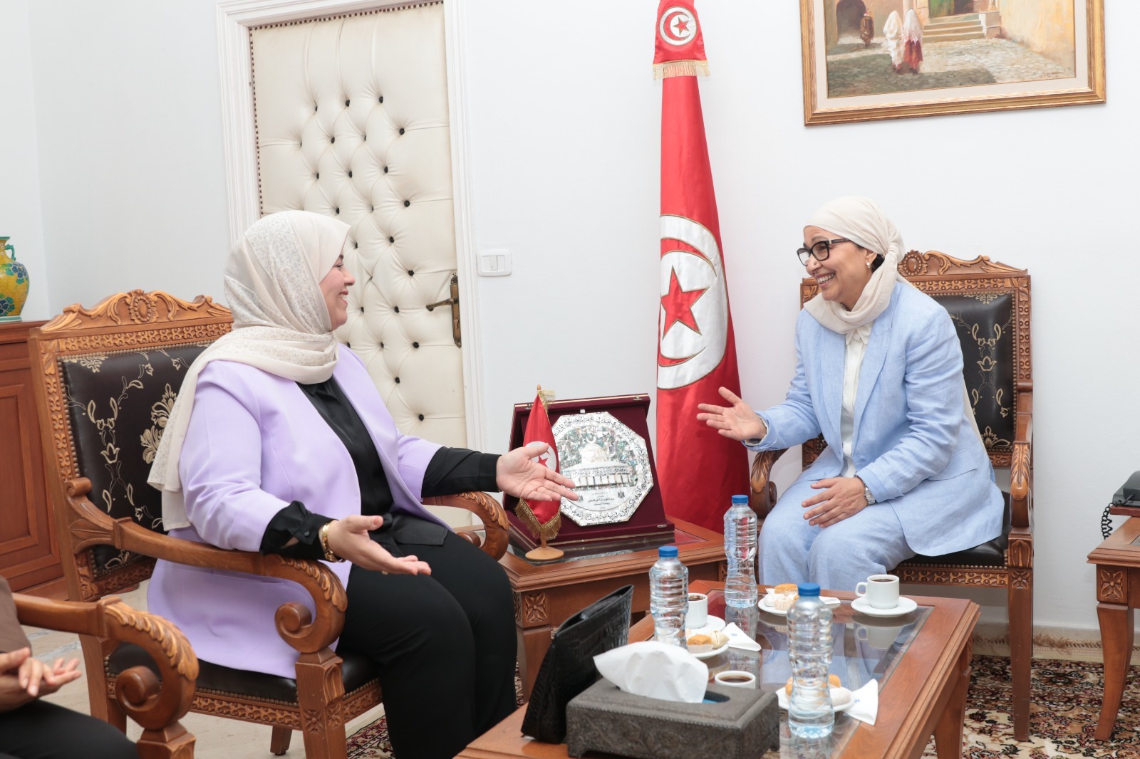 وزيرة الشؤون الاجتماعيّة الليبيّة تتعرّف على الخدمات المسداة بقرية الأطفال "س و س" بقمرت