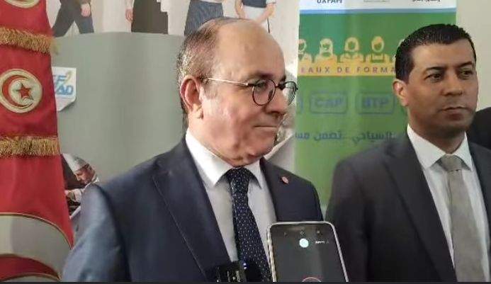    في زيارة للجهة.. وزير السياحة لـ"الصباح": القطب السياحي طبرقة -عين دراهم بدأ يُستعيد إشعاعه